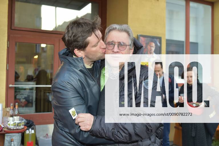 Film Premiere wenn Fliegen Traeumen Sebastin Schwarz, Michael Kind bei der Premiere wenn Fliegen Traeumen, Regiedebuet von Katharina Nagel in * Achtung Berlin * in Berlin am 16.04.2019