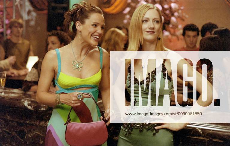 13 GOING ON 30 USA 2004 Gary Winick Jenna Rink (JENNIFER GARNER) und Lucy (JUDY GREER) Regie: Gary Winick 13 GOING ON 30 USA 2004