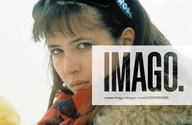 DIE STUDENTIN L Etudiante Frankreich 1988 Claude Pinoteau Valentine (SOPHIE MARCEAU) Komödie Regie: Claude Pinoteau aka. L Etudiante DIE STUDENTIN Frankreich 1988