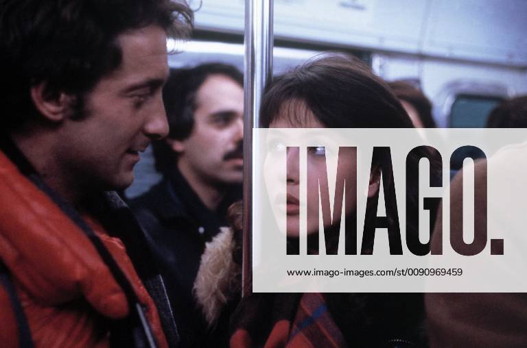 DIE STUDENTIN L Etudiante Frankreich 1988 Claude Pinoteau Ned (VINCENT LINDON) trifft Valentine (SOPHIE MARCEAU) in der U-Bahn. Komödie Regie: Claude Pinoteau aka. L Etudiante DIE STUDENTIN Frankreich 1988