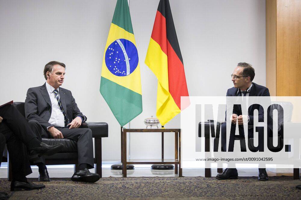 Bundesaussenminister Heiko Maas (R), SPD, trifft sich mit Jair Messias Bolsonaro (L), Praesident von Brasilien, in Brasilia, 30.04.2019. Heiko Maas reist im Rahmen seiner Reise nach Lateinamerika Brasilien, Kolumbien und Mexiko. Brasilia Brazil