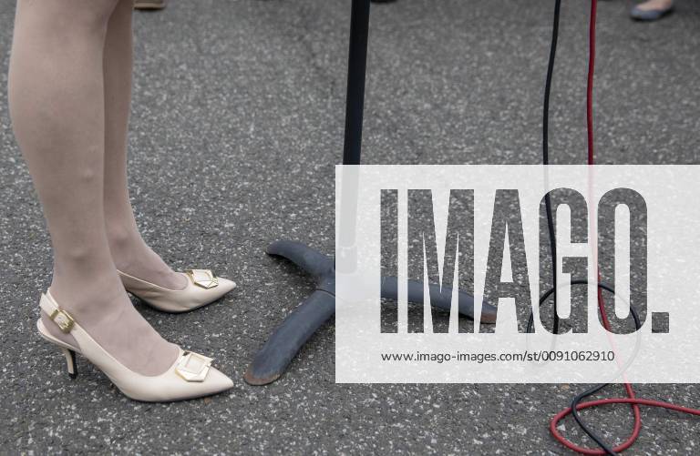 Washington, District of Columbia, U.S. - Kellyanne Conway, counselor to United States President Donald Trump, speaks with members of the media on the West Wing driveway at the White House in Washington, D.C. on May 1, 2019. Credit: CNP Washington U.S. - ZUMAs152 20190501_zaa_s152_010
