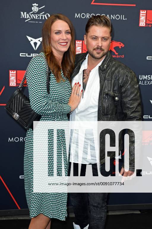 Felix von Jascheroff mit Ehefrau Bianca Bos - von Jascheroff beim BUNTE New Faces Award Film im Umspannwerk in Berlin am 02.05.2019