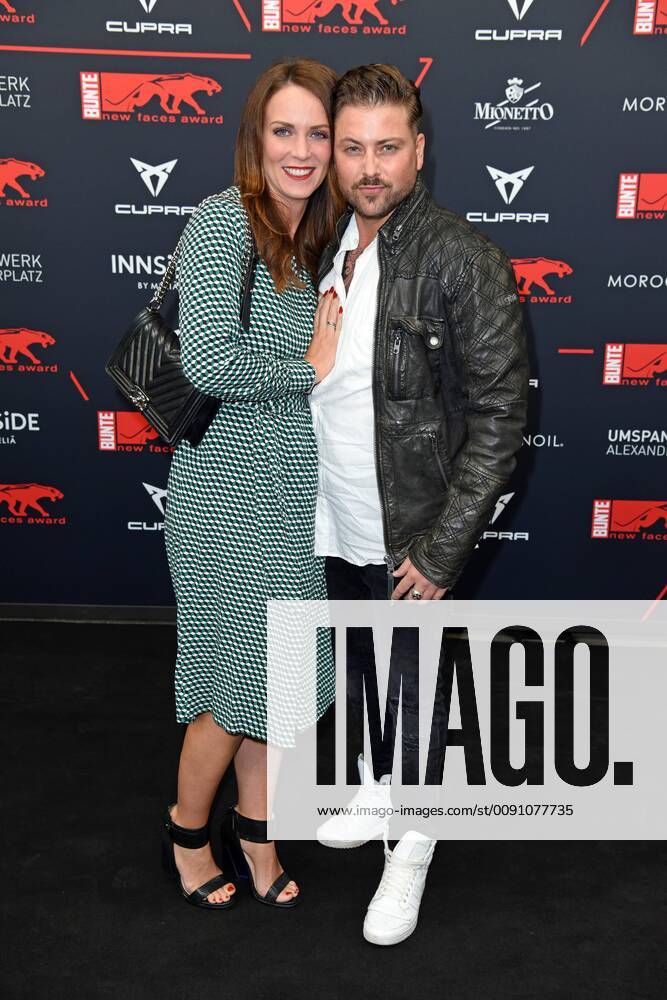 Felix von Jascheroff mit Ehefrau Bianca Bos - von Jascheroff beim BUNTE New Faces Award Film im Umspannwerk in Berlin am 02.05.2019