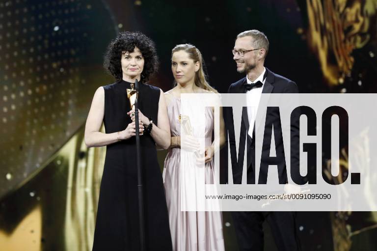 Maike Heinlein, Lisa Edelmann und Daniel Schröder bei der Verleihung des Deutschen Filmpreises 2019 in der Messe Berlin. Berlin