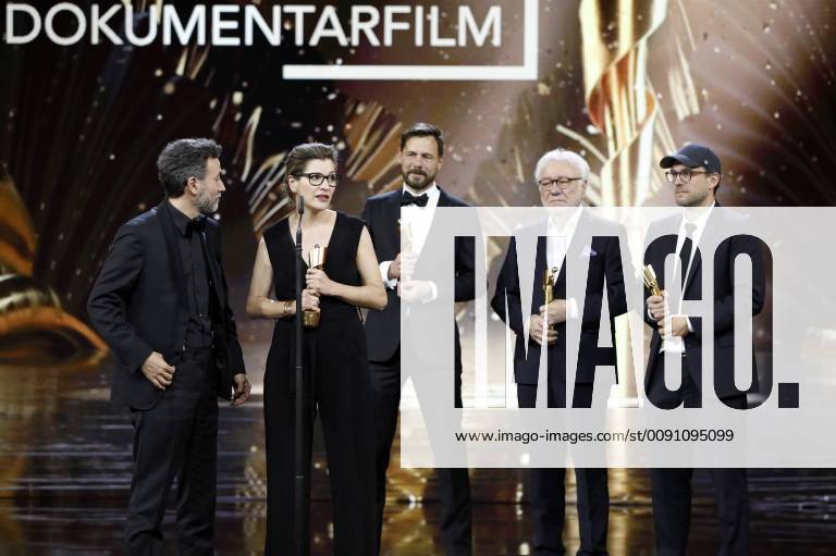 Talal Derki, Eva Kemme, Tobias N. Siebert, Hans Robert Eisenhauer und Ansgar Frerich bei der Verleihung des Deutschen Filmpreises 2019 in der Messe Berlin. Berlin