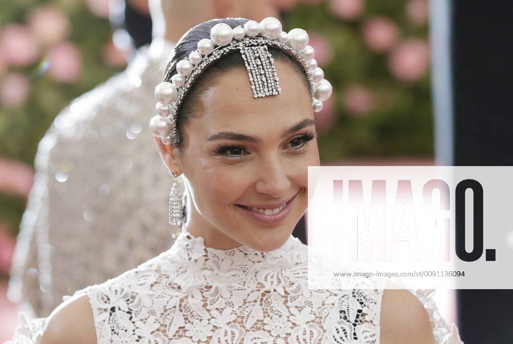 Gal Gadot arrives on the red carpet at The Metropolitan Museum of Art s Costume Institute Benefit Camp: Notes on Fashion at Metropolitan Museum of Art in New York City on May 6, 2019. NYP2019050946 JOHNxANGELILLO