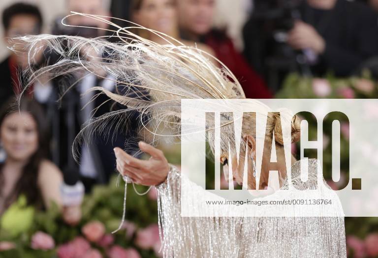 C?line Dion arrives on the red carpet at The Metropolitan Museum of Art s Costume Institute Benefit Camp: Notes on Fashion at Metropolitan Museum of Art in New York City on May 6, 2019. NYP2019050914 JOHNxANGELILLO