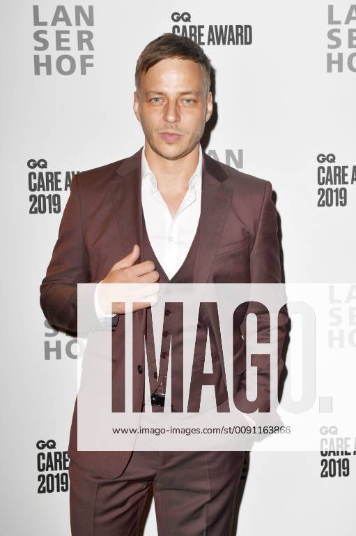 Tom Wlaschiha bei der Verleihung des GQ Care Award 2019 in der 20° Restobar. Düsseldorf