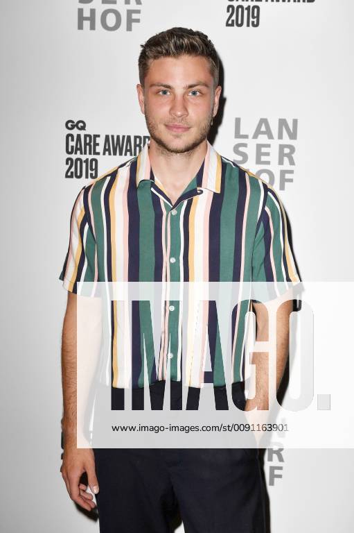 Jannik Schümann bei der Verleihung des GQ Care Award 2019 in der 20° Restobar. Düsseldorf