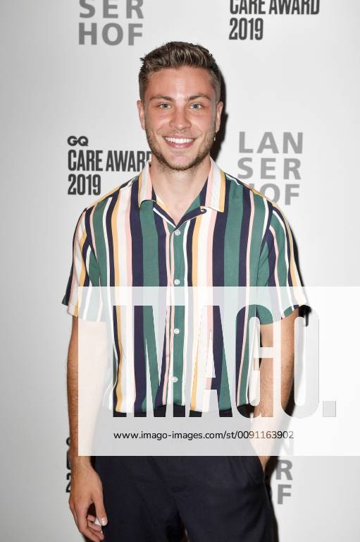 Jannik Schümann bei der Verleihung des GQ Care Award 2019 in der 20° Restobar. Düsseldorf