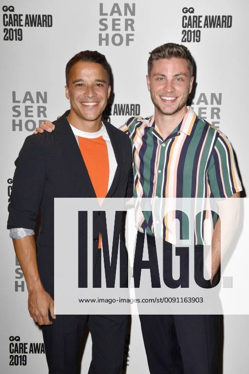 Kostja Ullmann und Jannik Schümann bei der Verleihung des GQ Care Award 2019 in der 20° Restobar. Düsseldorf
