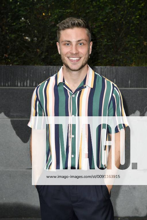 Jannik Schümann bei der Verleihung des GQ Care Award 2019 in der 20° Restobar. Düsseldorf