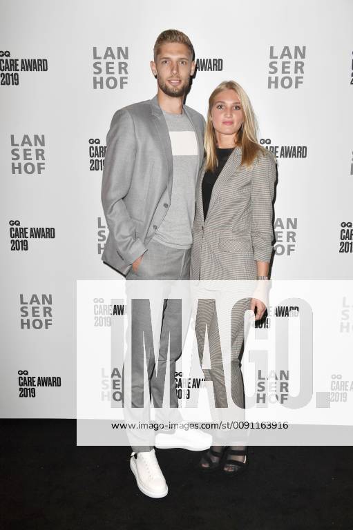 Lasse Sobiech mit Freundin Nina bei der Verleihung des GQ Care Award 2019 in der 20° Restobar. Düsseldorf