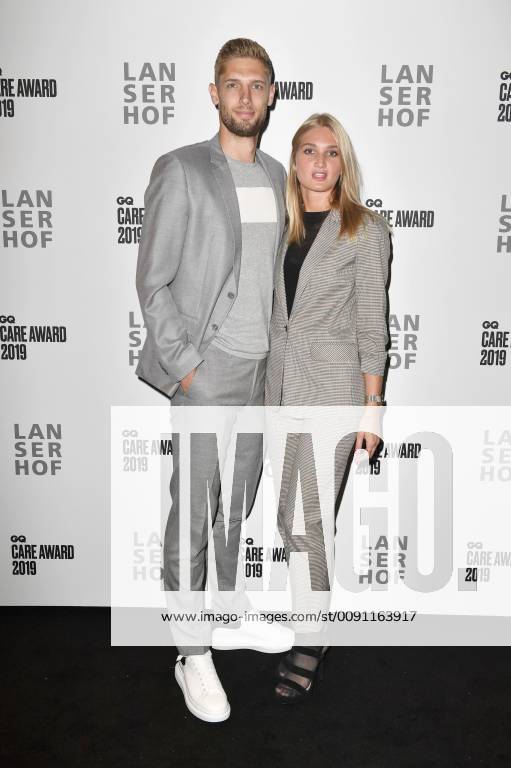 Lasse Sobiech mit Freundin Nina bei der Verleihung des GQ Care Award 2019 in der 20° Restobar. Düsseldorf