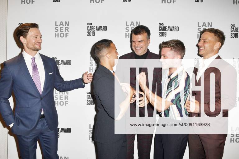 August Wittgenstein, Kostja Ullmann, Andre Pollmann, Jannik Schümann und Tom Wlaschiha bei der Verleihung des GQ Care Award 2019 in der 20° Restobar. Düsseldorf