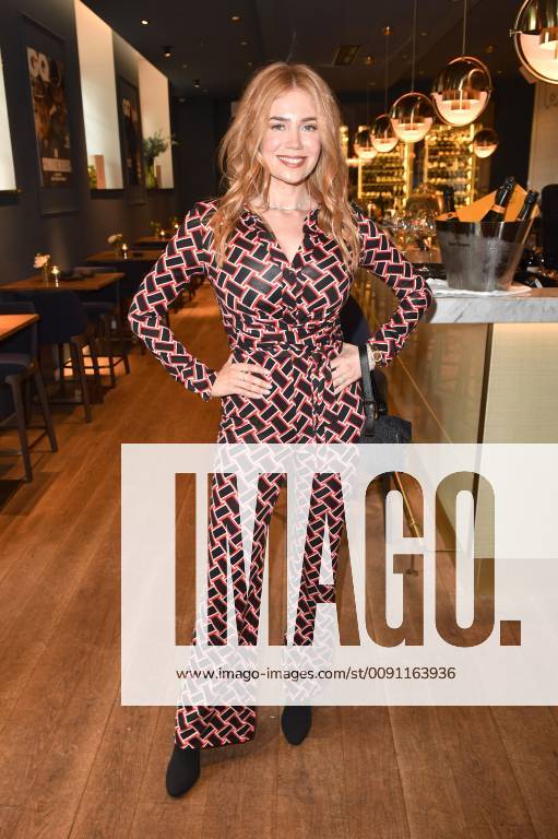 Palina Rojinski bei der Verleihung des GQ Care Award 2019 in der 20° Restobar. Düsseldorf