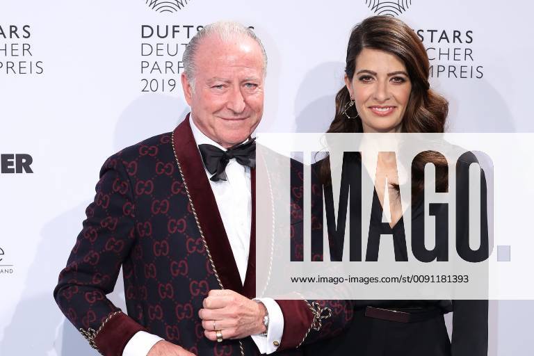Alberto Morillas und Linda Zervakis bei der Verleihung Deutscher Parfumpreis - Duftstars 2019 am 9.05.2019 in Düsseldorf Deutscher Parfumpreis Duftstars 2019 in Düsseldorf