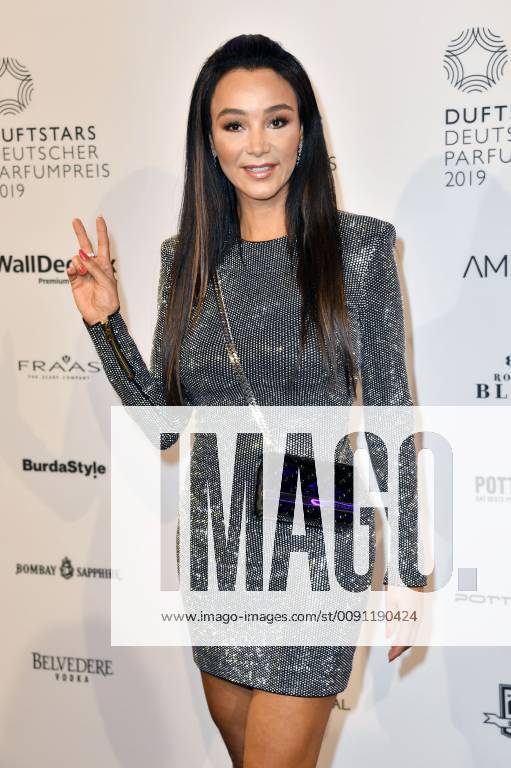 Verona Pooth bei der 27. Verleihung des Deutschen Parfumpreises Duftstars 2019 auf der Rheinterrasse Düsseldorf. Düsseldorf