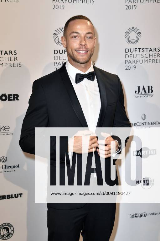 Andrej Mangold bei der 27. Verleihung des Deutschen Parfumpreises Duftstars 2019 auf der Rheinterrasse Düsseldorf. Düsseldorf
