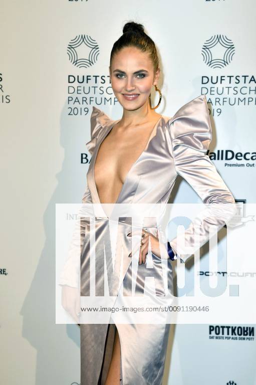 Elena Carriere bei der 27. Verleihung des Deutschen Parfumpreises Duftstars 2019 auf der Rheinterrasse Düsseldorf. Düsseldorf