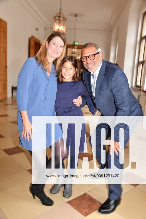 William Hartwig-Almer (Jimmy Hartwig) mit Ehefrau und Tochter Yulie Verleihung der Sozialmedaille Bayerische Staatsmedaille für soziale Verdienste Max-Joseph-Saal Residenz München 13. Mai 2019