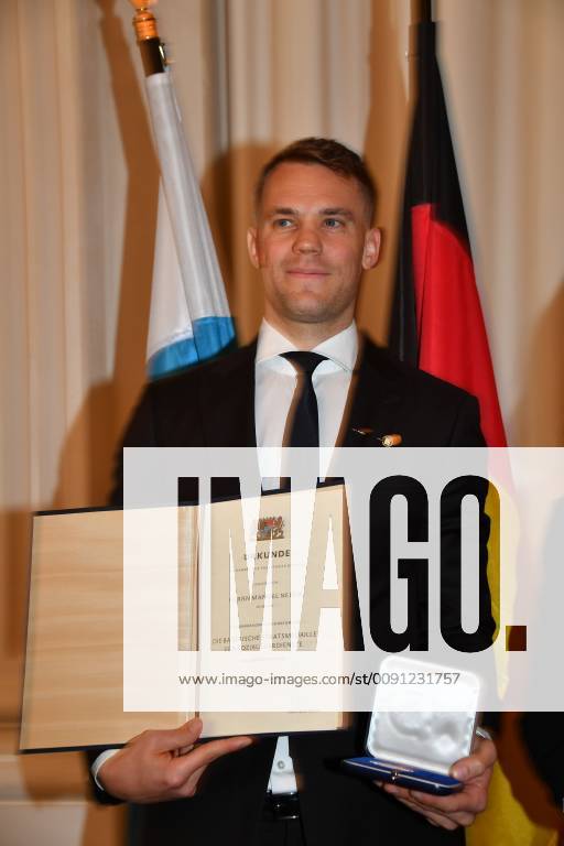 Manuel Neuer Verleihung der Sozialmedaille Bayerische Staatsmedaille für soziale Verdienste Max-Joseph-Saal Residenz München 13. Mai 2019