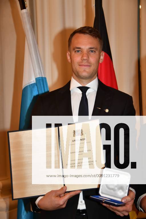 Manuel Neuer Verleihung der Sozialmedaille Bayerische Staatsmedaille für soziale Verdienste Max-Joseph-Saal Residenz München 13. Mai 2019