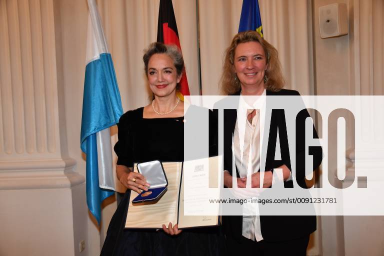 Irina Wanka und Kerstin Schreyer (Sozialministerin) Verleihung der Sozialmedaille Bayerische Staatsmedaille für soziale Verdienste Max-Joseph-Saal Residenz München 13. Mai 2019