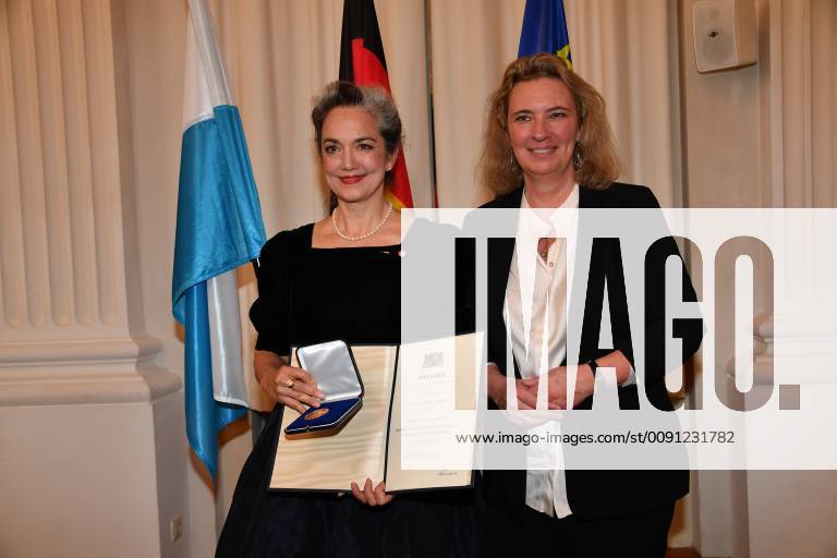 Irina Wanka und Kerstin Schreyer (Sozialministerin) Verleihung der Sozialmedaille Bayerische Staatsmedaille für soziale Verdienste Max-Joseph-Saal Residenz München 13. Mai 2019
