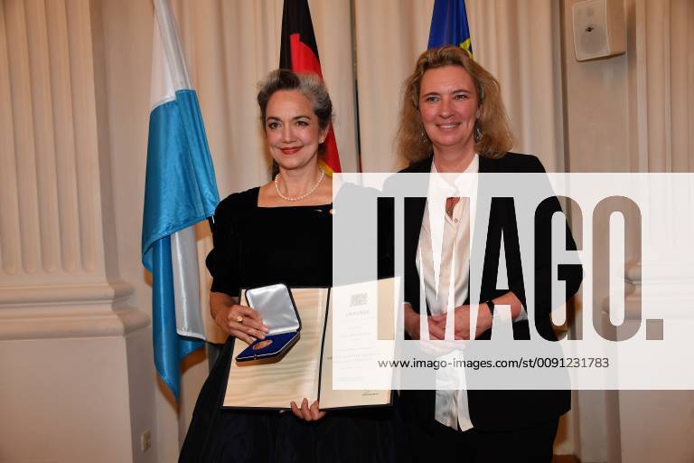 Irina Wanka und Kerstin Schreyer (Sozialministerin) Verleihung der Sozialmedaille Bayerische Staatsmedaille für soziale Verdienste Max-Joseph-Saal Residenz München 13. Mai 2019