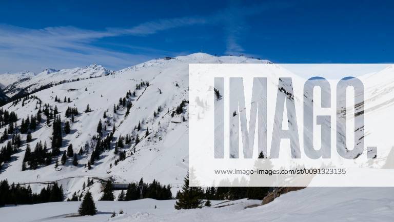 Ski Arlberg, Tirol, Vorarlberg, Austria Skiregion St. Anton am Arlberg, St. Christoph am Arlberg, Stuben am Arlberg Skifahren Skilauf Winterlandschaft Frühlingsskilauf Skipiste Skipisten Bild: Blick vom Gampen zum Galzig