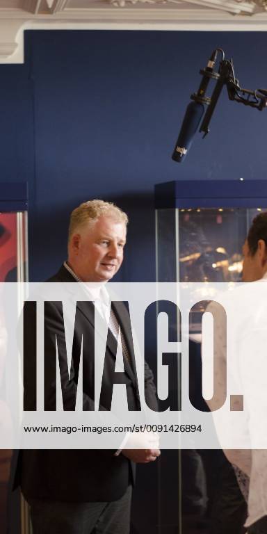 Thora-Rollen der Jüdischen Gemeinde Flensburg im Museumsberg ausgestellt Dr. Michael Fuhr, Museumsdirektor der Städtischen Museen Flensburg, im Gespräch mit Journalisten, am 20.05.2019 in der Schatzkammer des Museumsberges Flensburg