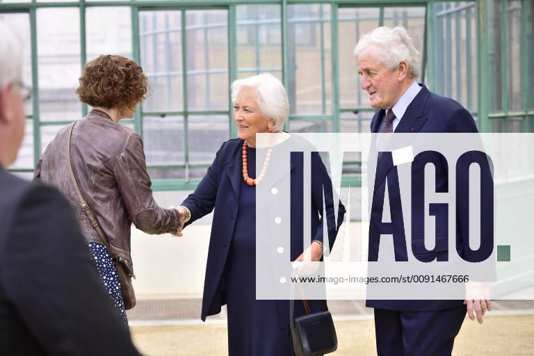 Queen Paola of Belgium and Count Bernard de Traux de Wardin arrive for a ceremony for the Queen Paola Award 2018-2019 (Koningin Paolaprijs - Prix Reine Paola) for education, at the royal castle in Laken Laeken, Brussels, Wednesday 22 May 2019. LAURIExDIEFFEMBACQ 05589811