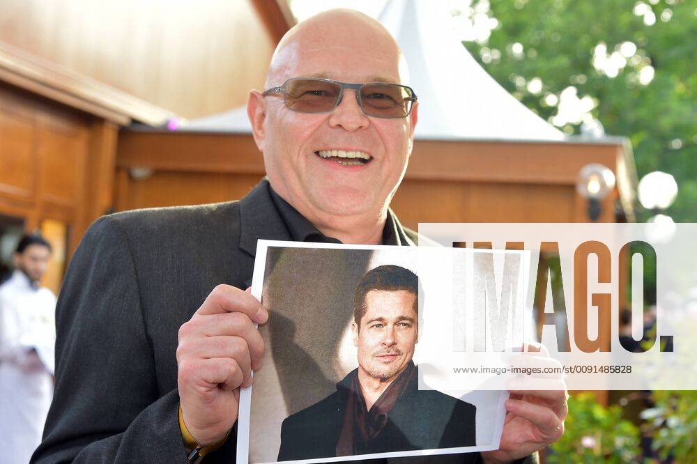 Deutscher Synchronpreis 2019 Tobias Meister deutsche Stimme von Brat Pitt Ankunft zur Verleihung des Deutschen Synchronpreises 2019 im TIP am Kanzleramt in Berlin am 23.05.2019