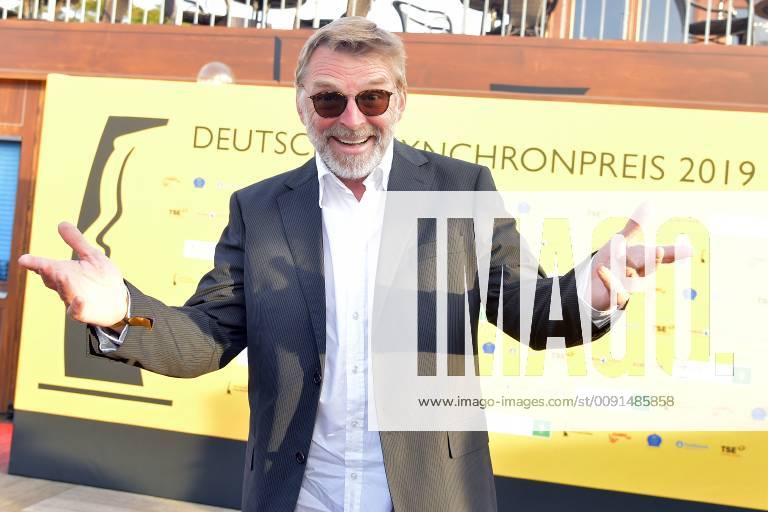 Deutscher Synchronpreis 2019 Thomas Nero Wolff deutsche Stimme von Hugh Jackmann Ankunft zur Verleihung des Deutschen Synchronpreises 2019 im TIP am Kanzleramt in Berlin am 23.05.2019