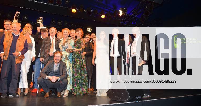 Deutscher Synchronpreis 2019 Abschlussbild aller Gewinner und Laudatoren Verleihung des Deutschen Synchronpreises 2019 im TIP am Knazlermat in Berlin am 23.05.2019
