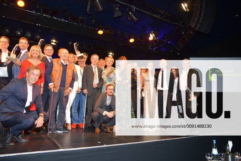 Deutscher Synchronpreis 2019 Abschlussbild aller Gewinner und Laudatoren Verleihung des Deutschen Synchronpreises 2019 im TIP am Knazlermat in Berlin am 23.05.2019