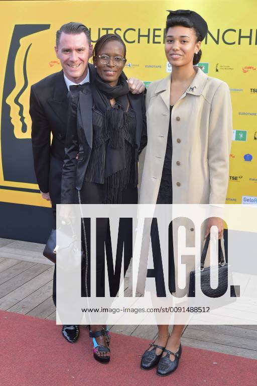 Deutscher Synchronpreis 2019 Andrej Hermlin, David Hermlin mit seiner Schwester Rachel Ankunft zur Verleihung des Deutschen Synchronpreises 2019 im TIP am Knazlermat in Berlin am 23.05.2019