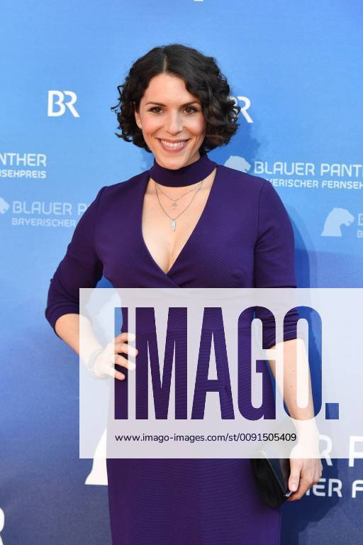 Eva Maria REICHERT (Schauspielerin) Einzelbild,angeschnittenes Einzelmotiv,Halbfigur,halbe Figur. Roter Teppich,Red Carpet,Bayerischer Fernsehpreis 2019 am 24.05.2019.