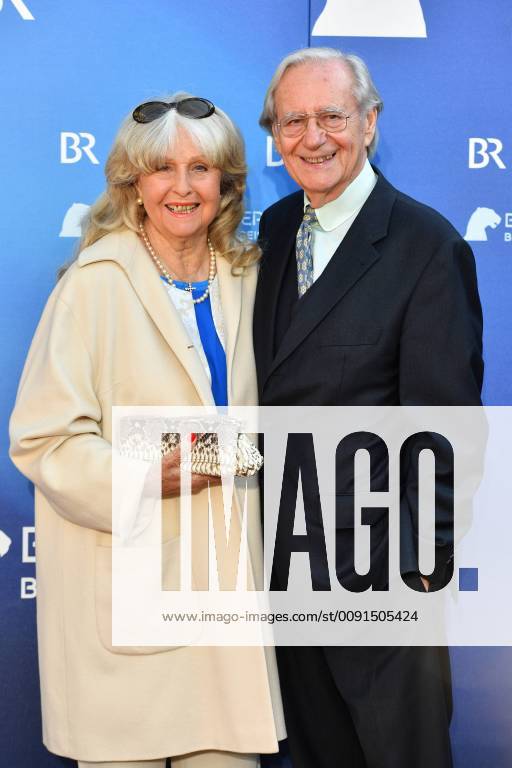 Wilfried KLAUS (Schauspiele) mit Eherau Wera, Roter Teppich,Red Carpet,Bayerischer Fernsehpreis 2019 am 24.05.2019.