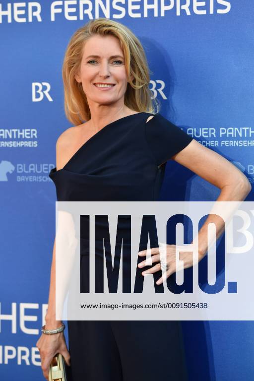 Maria FURTWAENGLER (Schauspielerin), Einzelbild,angeschnittenes Einzelmotiv,Halbfigur,halbe Figur. Roter Teppich,Red Carpet,Bayerischer Fernsehpreis 2019 am 24.05.2019.