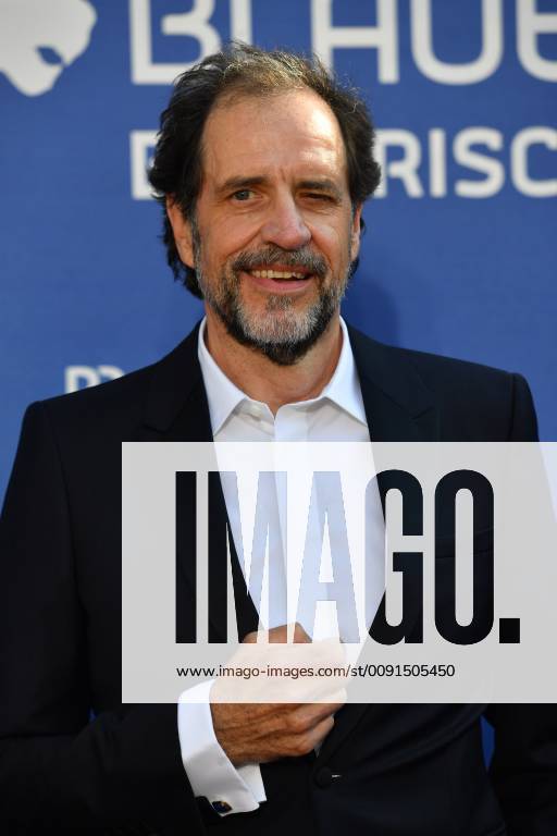 Helmfried VON LUETTICHAU( Schauspieler), Einzelbild,angeschnittenes Einzelmotiv,Portraet,Portrait,Porträt. Roter Teppich,Red Carpet,Bayerischer Fernsehpreis 2019 am 24.05.2019.