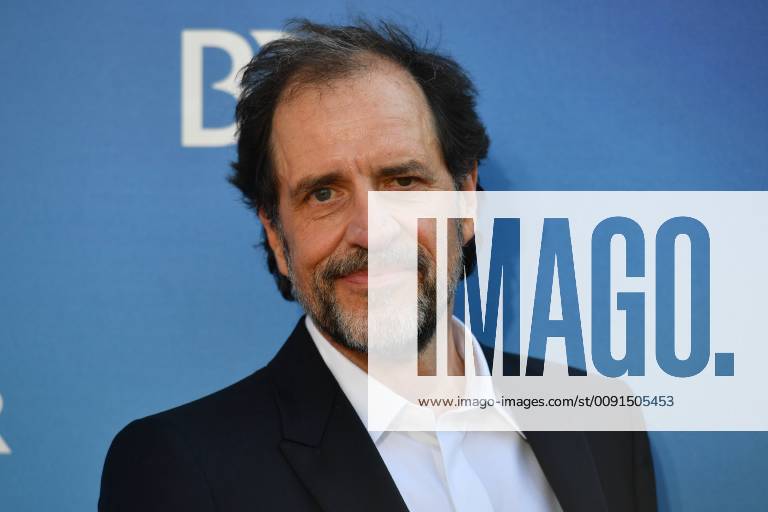 Helmfried VON LUETTICHAU( Schauspieler), Einzelbild,angeschnittenes Einzelmotiv,Portraet,Portrait,Porträt. Roter Teppich,Red Carpet,Bayerischer Fernsehpreis 2019 am 24.05.2019.