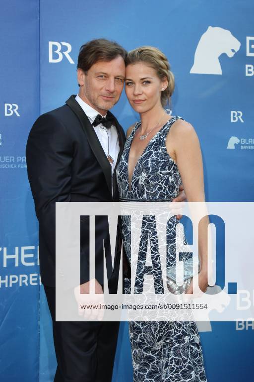 Hendrik Duryn und Jessica Ginkel, Bayerischer Fernsehpreis 2019 im Prinzregententheater in Muenchen am 25.05.2019