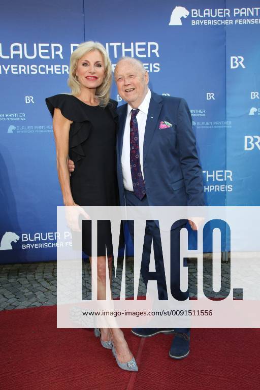 Joseph Vilsmaier mit Freundin Birgit Muth, Bayerischer Fernsehpreis 2019 im Prinzregententheater in Muenchen am 25.05.2019