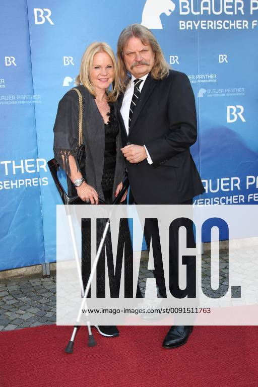 Leslie Mandoki mit Ehefrau, Bayerischer Fernsehpreis 2019 im Prinzregententheater in Muenchen am 25.05.2019