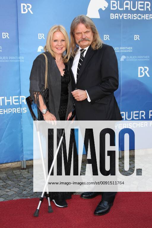 Leslie Mandoki mit Ehefrau, Bayerischer Fernsehpreis 2019 im Prinzregententheater in Muenchen am 25.05.2019