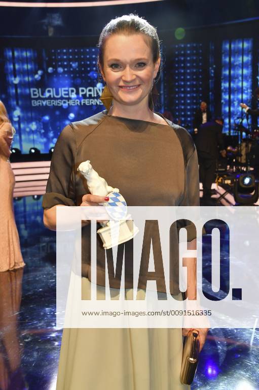Natalie Spinell bei der Verleihung des 31. Bayerischen Fernsehpreises 2019 im Prinzregententheater. München