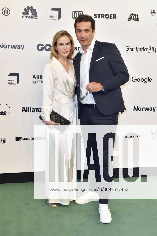Denise Zich und Andreas Elsholz bei der Verleihung der Green Awards 2019 im Flughafen Berlin-Tempelhof. Berlin